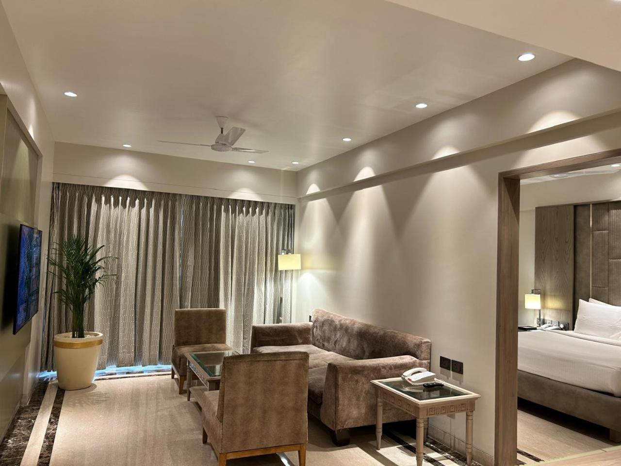 Executive Suite complimentary 02 ways airport transfers on Food & Soft beverages a platter of Fruits Cookies complimentary sauna steam once during the early check late check out by 4 Hrs subject to availabi,1669829082:JPEG